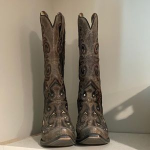Corral boots